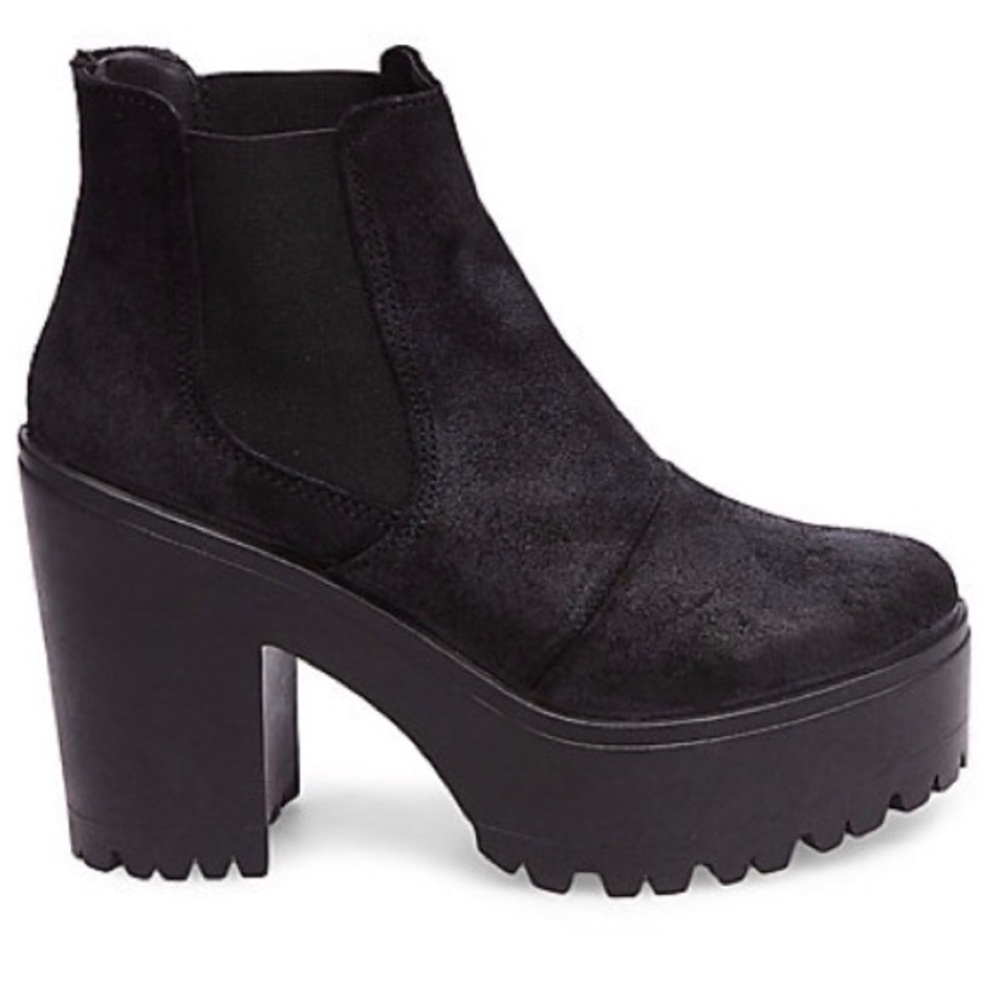Platform black boot- brand new!!